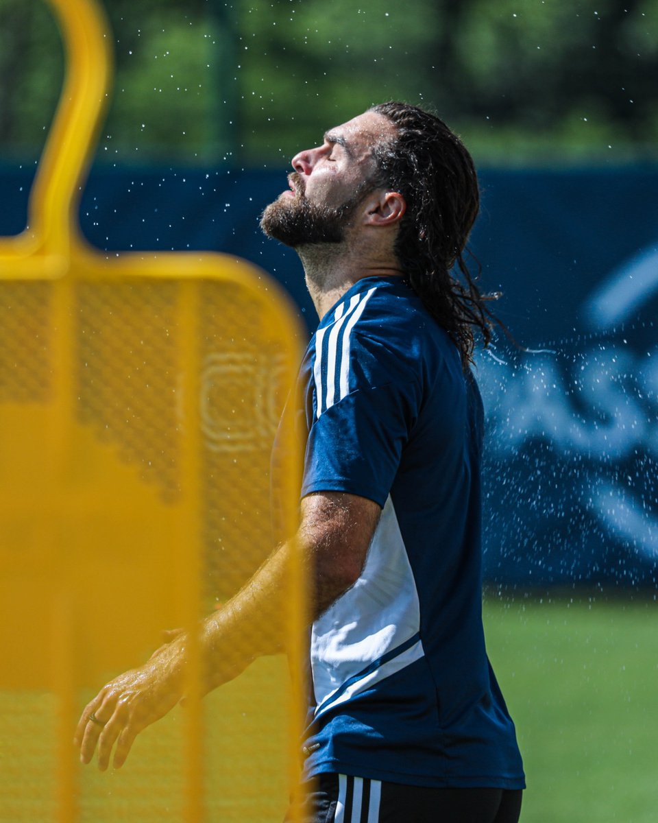 sportingpark's tweet photo. Stay cool, like Zus 🥵

It'll be a hot one at the match Sunday, so fans may bring in one (1) 20 oz. sealed water bottle. Fans will be asked to remove caps at the gates.

#SKCvNER https://t.co/luJgMWgvkX