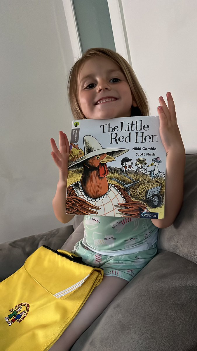 nicolarostron2's tweet photo. Three books to enjoy for bedtime today. 📚 @StJamesNur https://t.co/UnGXEO0oWM