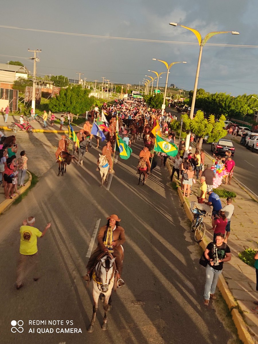 CelRBezerra's tweet photo. Tradicional Cavalgada em Morada Nova, 79ª Vaquejada!
Linda e prestigiada!
Parabéns a Associação de Criadores e Vaqueiros!
Parabéns Morada Nova.
Sigam: @coronelbezerraeb
.
.
.
.
.
.
#vaquejada
#cavalgada
#moradanova
#valeuboi
#eu💚💛ceará
#euapoiovaquejada
#valedojaguaribe https://t.co/JEvnBwLWWS