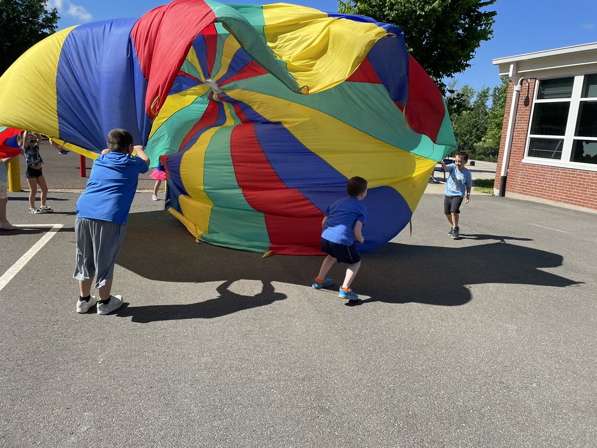 Brie Malone tweet media