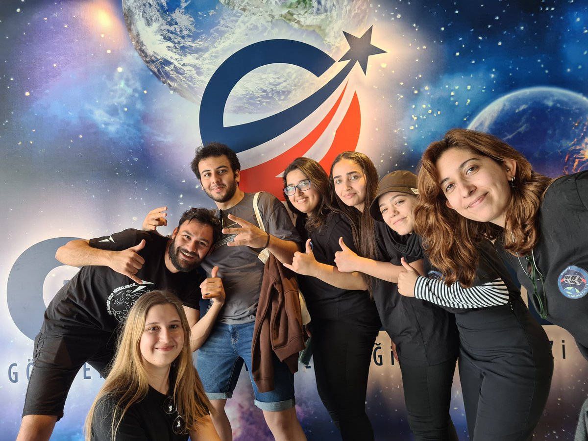 4 fotoğrafla son 2 günü özetlemek gerekirse... Bu güzel anılar için çok teşekkür ederiz ✌🏻
<a href="/WeArePlanS/">Plan-S</a> <a href="/iamkarga/">kargakarga</a> @halitmir <a href="/umutayildiz/">Umut Yildiz</a> <a href="/guhemas/">GUHEM Gökmen Uzay Havacılık Eğitim Merkezi</a>