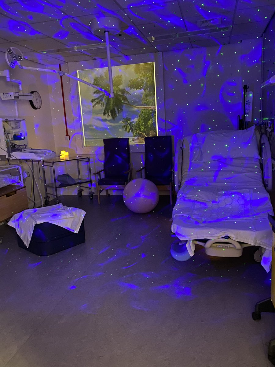 ElzieBag's tweet image. Move the bed. Look how much more comfortable the room looks. Look at the floor space to encourage active birth, to encourage movement. Stop the bed from being the focus of the room. I caught a babe on the toilet today 😂 Beds are a great resource but not the only place to birth!