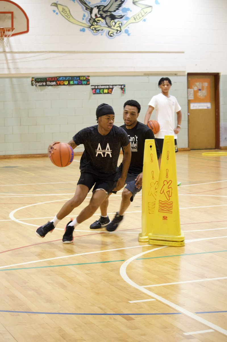 _AABasketball's tweet photo. We gon take advantage of this summer! 🌇🏀 https://t.co/aNOmIZ9o7R https://t.co/pvOpFTgyfB