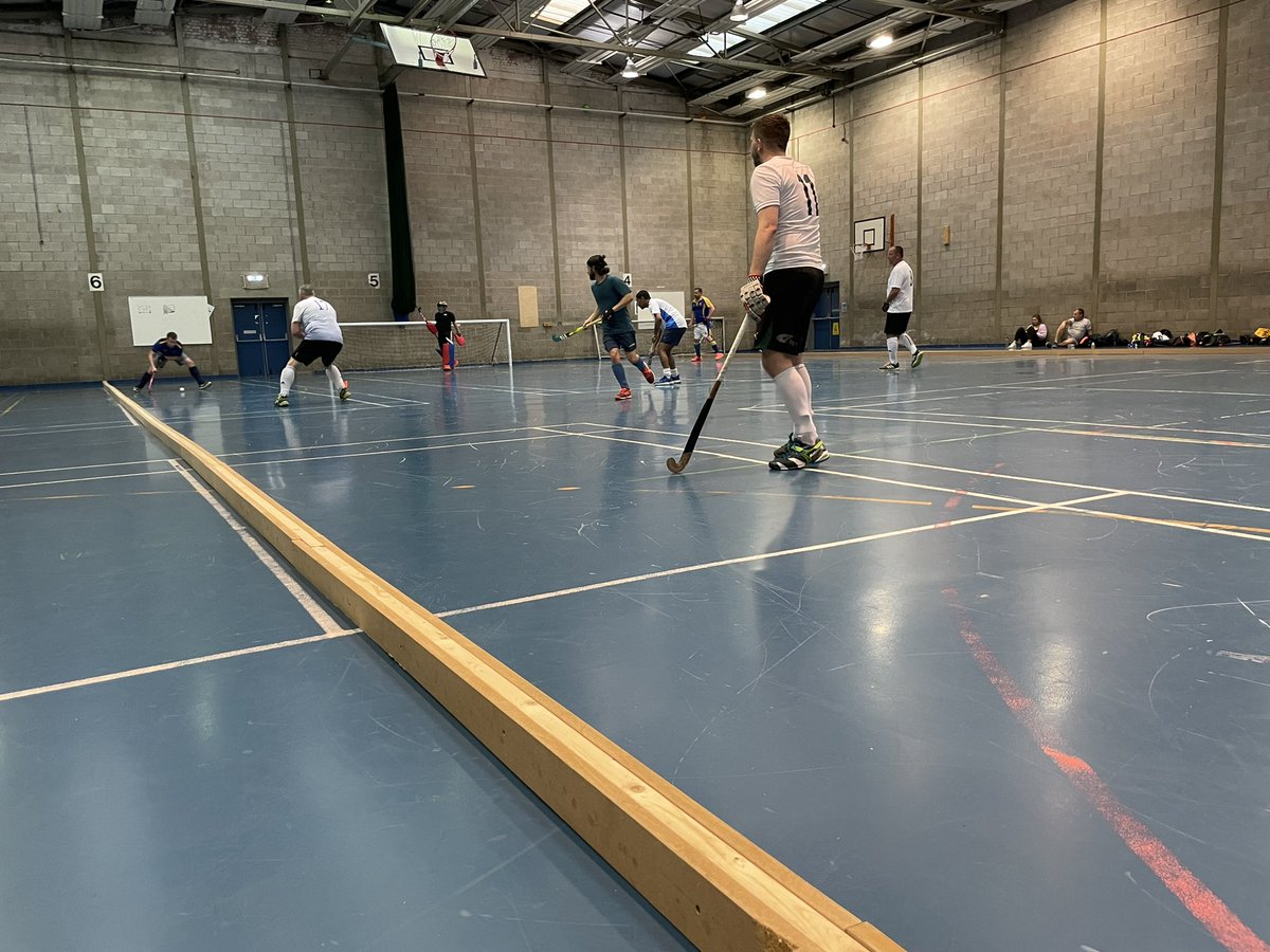 We’re off!!! 🥳The boards are down in Bloxwich 🏑🔥 What an amazing night of indoor hockey 🤩 A big thank you to the organisers and players for making this happen #LoveTheBoards #IndoorHockey #TheIndoorHockeyLeague