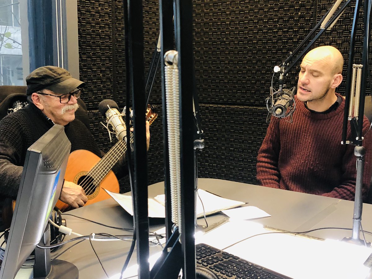 TodoUnPais850's tweet photo. VIERNES con música en vivo en @carve850 👏👏👏🎸🎤 #NumaMoraes #ElAlemán https://t.co/tC6VOaUIDg