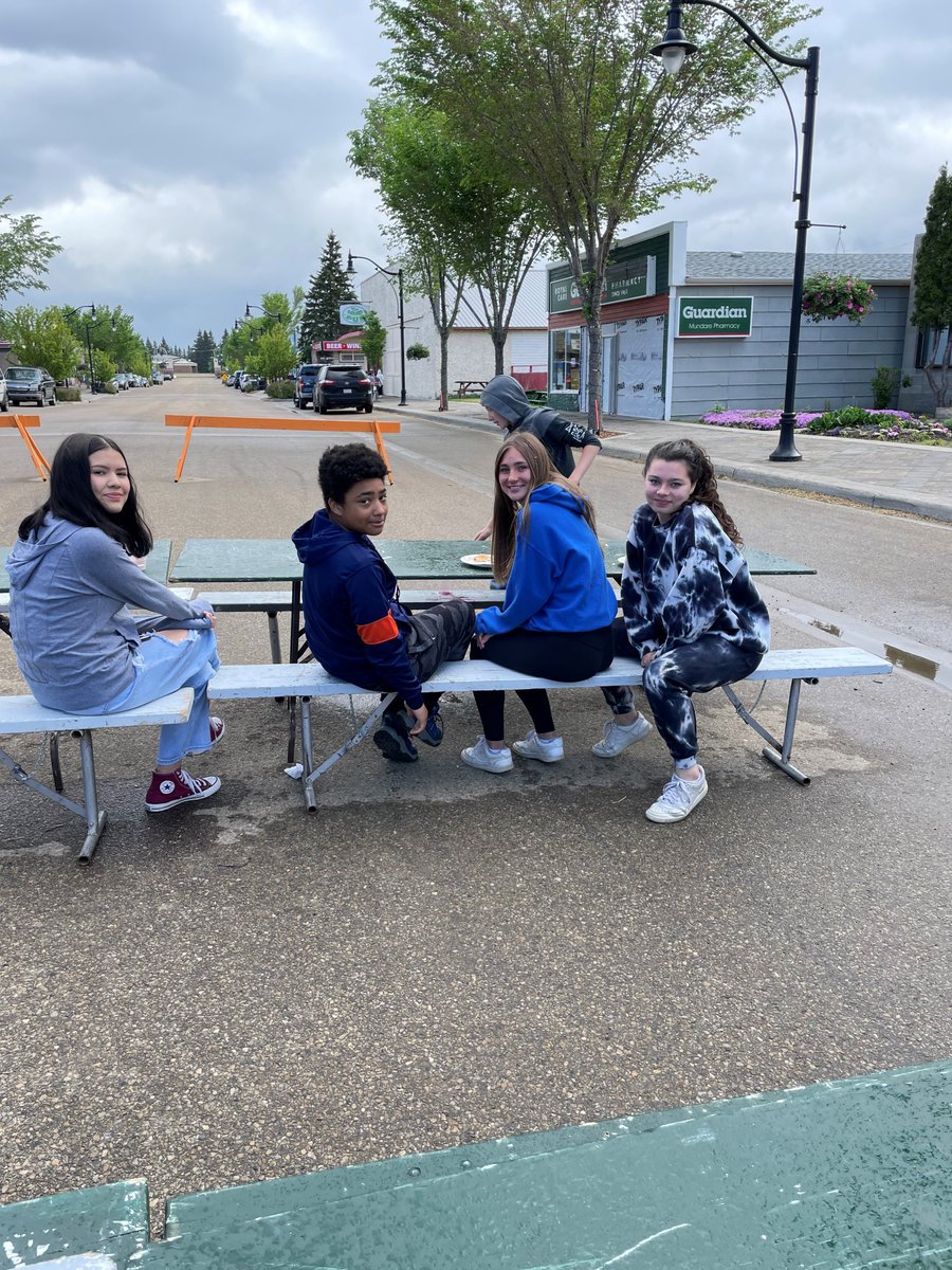 Mundare School tweet media