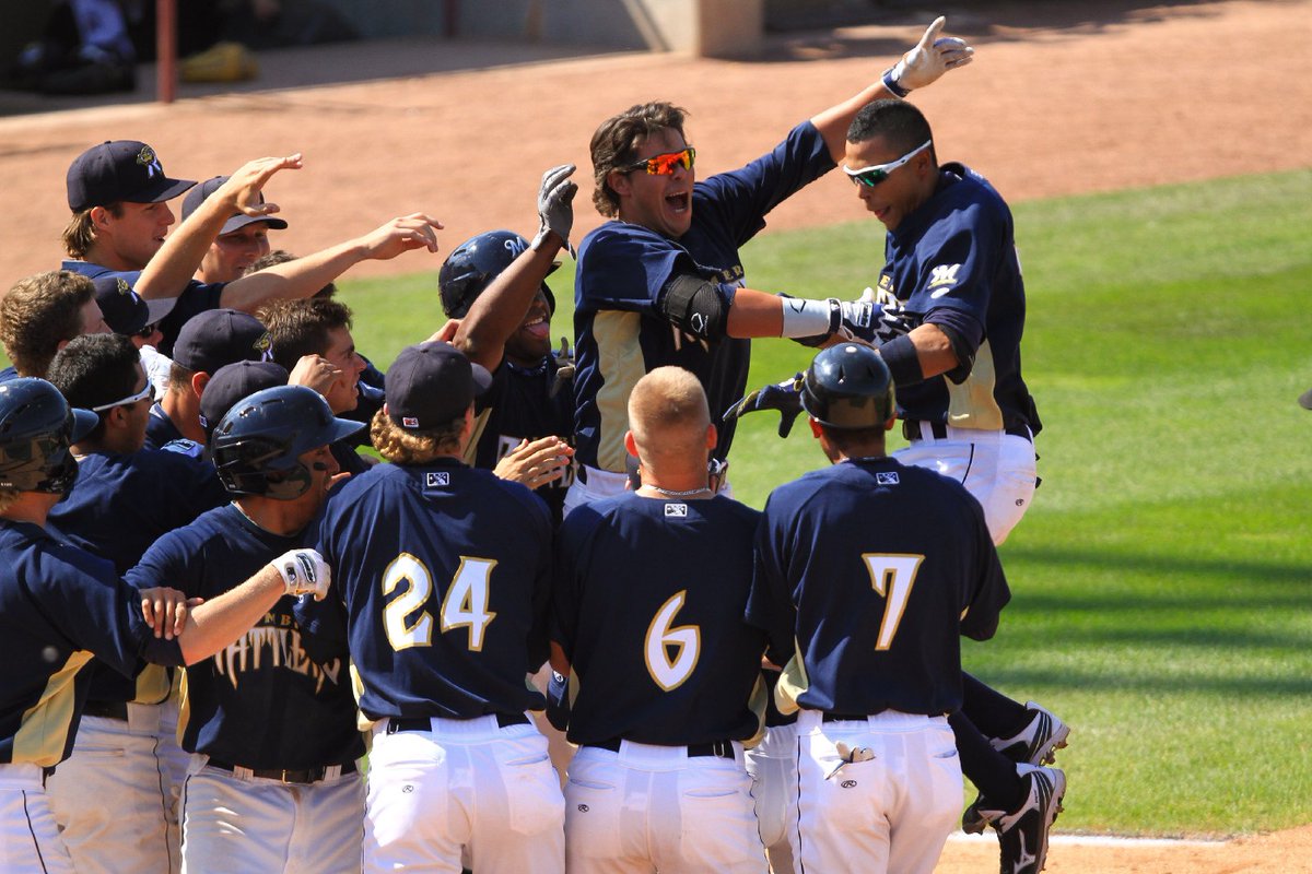 Happy 10th Anniversary to this <a href="/YADIELRIVERA13/">Yadiel Rivera</a> walkoff home run for the <a href="/TimberRattlers/">Wisconsin Timber Rattlers</a> against Beloit!  youtu.be/fFZWxwvRcJw?t=…