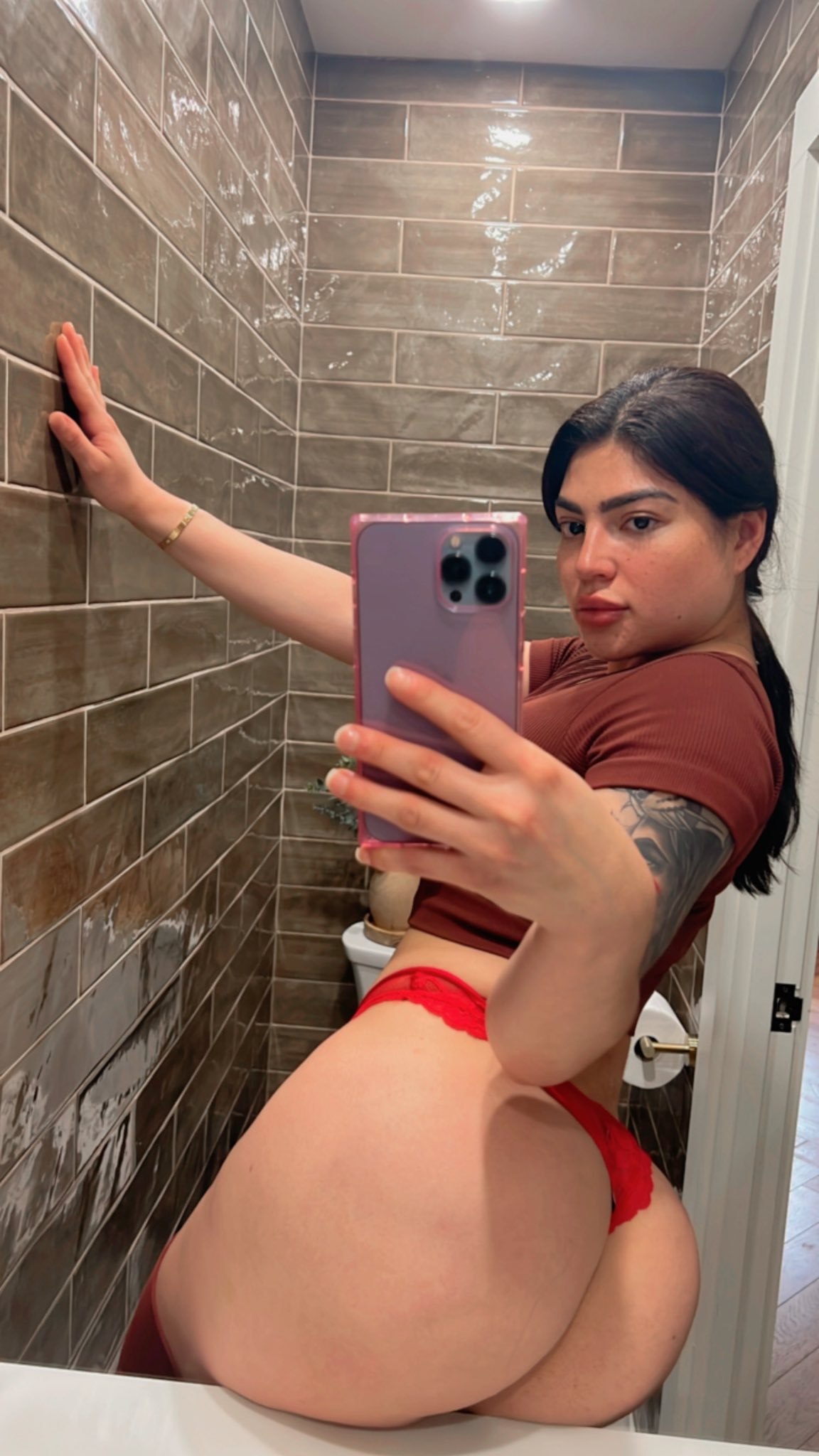 Ingrid Marin on X: My ass is so sore from the gym .. I need a massage 🥺  t.coFmtSrN06js  X