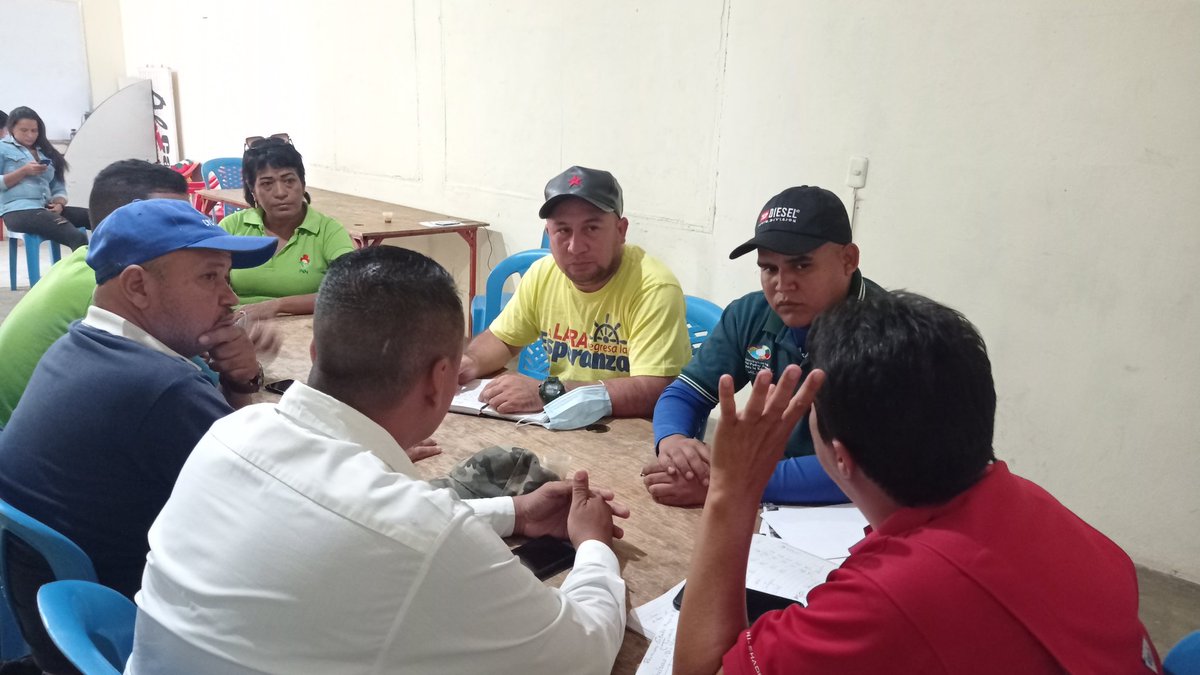 #SabiaQué !  Hoy el Estado Mayor de Alimentación del municipio Torres realizó reunión Extraordinaria para articular esfuerzo y mejorar los procesos de atención en el marco del 1*10 del Buen Gobierno .
#VenezuelaEIránHermanas <a href="/AdolfoP_Oficial/">Adolfo Pereira Gobernador</a>