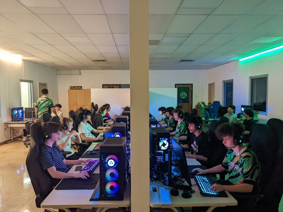 First ever Valorant scrimmage day against LCI today! Super excited to watch this program grow and the opportunities esports will open for these students! 🙌🙌 <a href="/ChinookCoyotes/">Chinook High School</a>