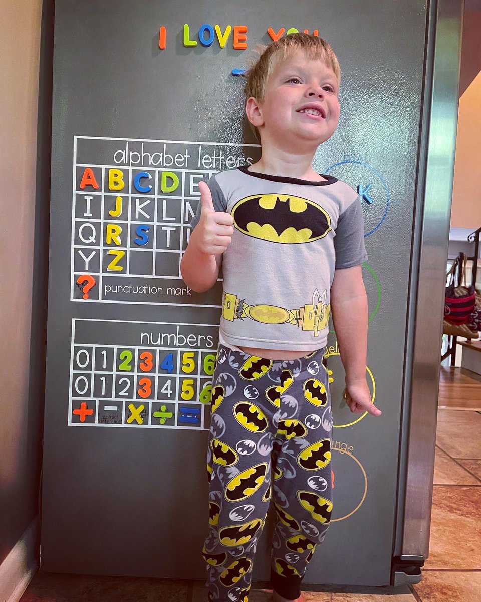 cay_rozay's tweet photo. Say you're a teacher with OCD &amp; a toddler without saying you're a teacher with OCD &amp; a toddler🤭
Sort those • letters • numbers • and colors, baby boy!👦🏼💙💚💛🧡
#teachertwitter #refrigeratorhack #lettersort #numbersort #colorsort #ZApproved👍🏼 #boymom #toddlermom https://t.co/SbJmsRkz1r