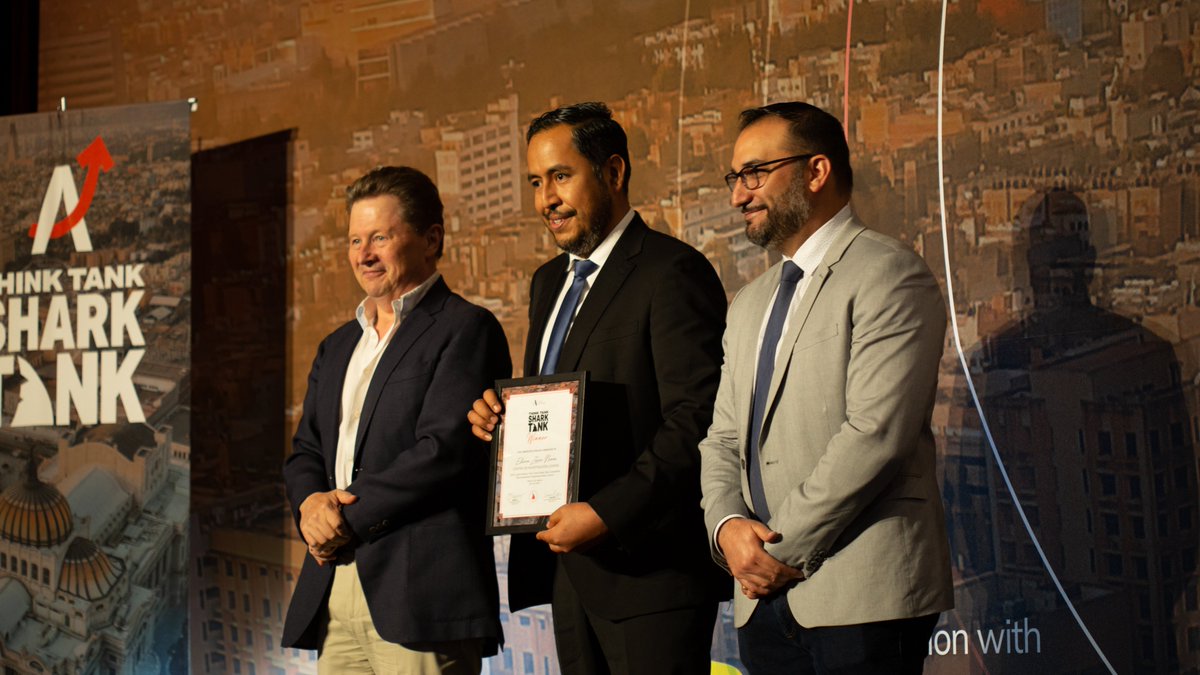 gruposalinas's tweet photo. Este viernes concluye el #ForoLibertad22 con la dinámica #ThinkTankSharkTank, donde 3 ponentes expusieron sus proyectos a un panel para competir por la oportunidad para obtener un financiamiento para su organización.
¡Felicidades a los participantes y al ganador @edwinzarconiev! https://t.co/rrIy9uU3yY