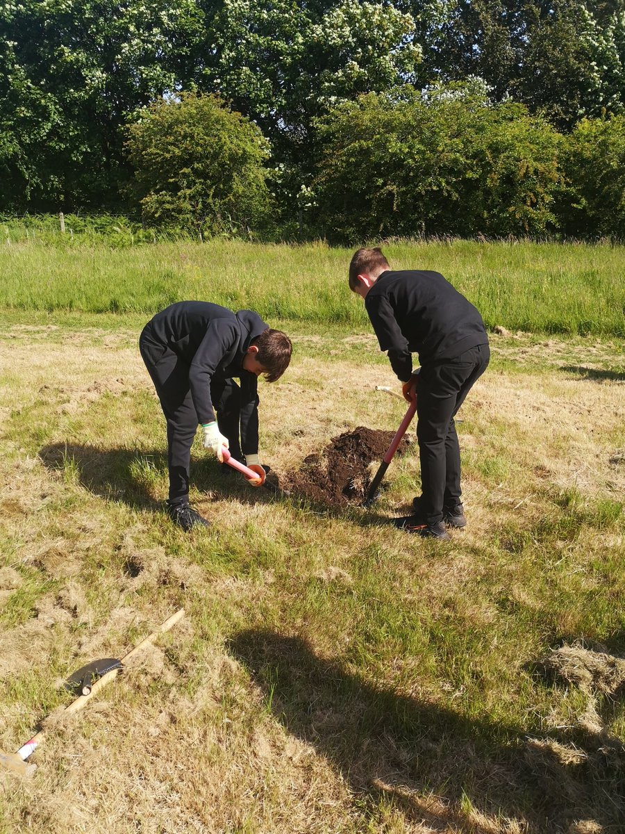 Kilwinning_Acad's tweet photo. PC Watters and Billy accompanied our S3 Skills Elective to @EglintonGardens this morning. Pupils planted some trees ���� @AyrshireNPolice #community #belonging #outdoorlearning https://t.co/dbjTFxvE5n