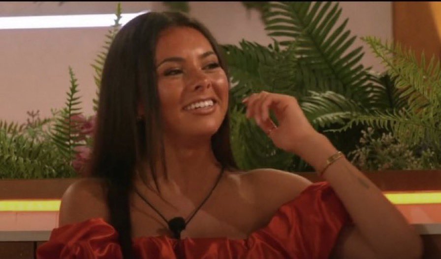 We need to protect Paige #loveisland