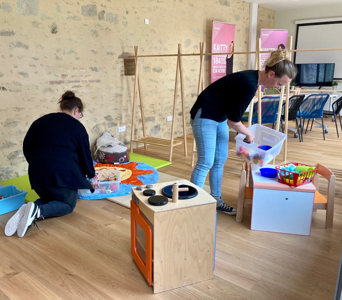 👶🏼👶👧🏽
Lors du Job-dating du 11 juin de 10h à 17h, dans l’espace dédié du Relais petite enfance de <a href="/CUAlencon/">Communauté Urbaine d'Alençon</a> :
🔹parents pourront chauffer un biberon, changer un enfant, lire ou jouer …
🔸profess. pourront découvrir les métiers de l’accueil individuel, poser des questions …