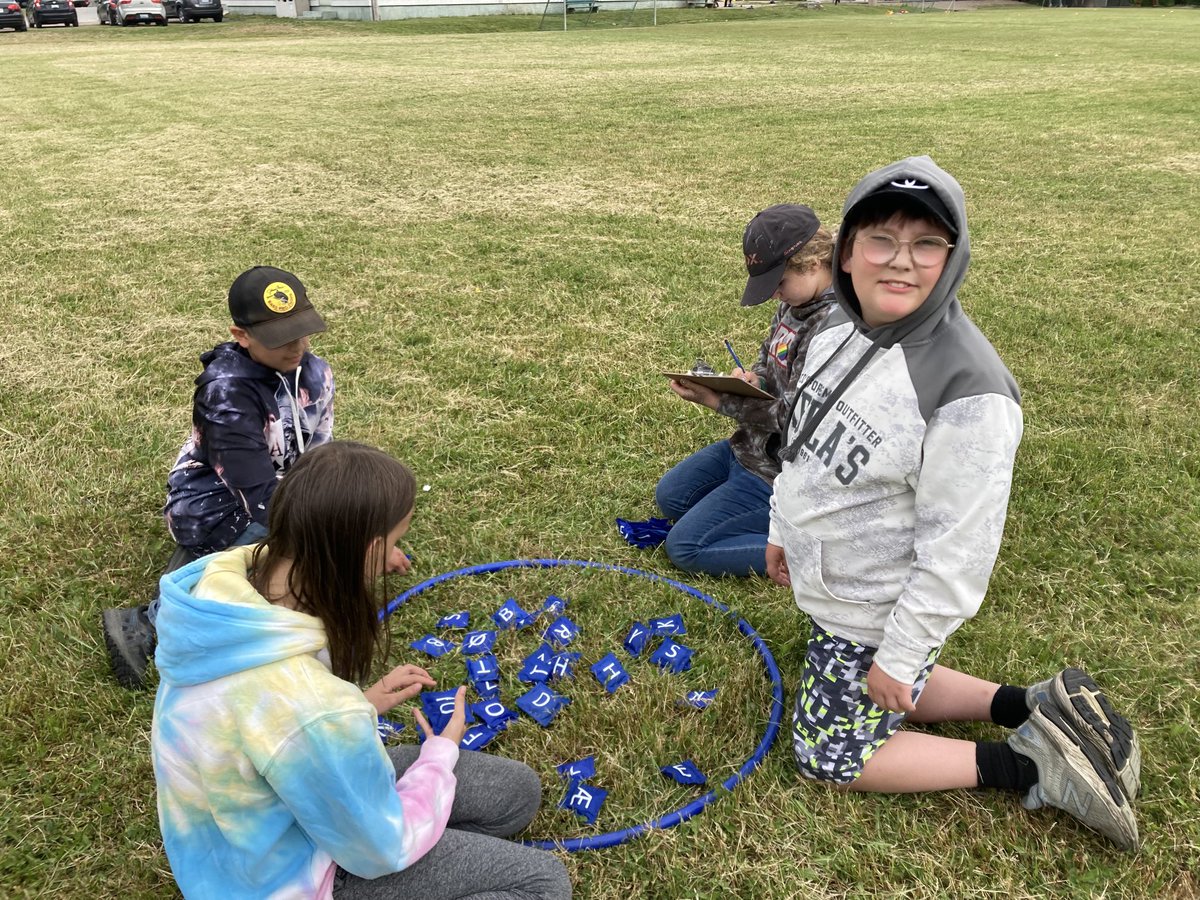 wagnerpeta's tweet photo. Word work outside @ssrsbnges with grade 6. One group made a 9-letter word!! ⁦@SSRCE_NS⁩ https://t.co/58pJemKLA4