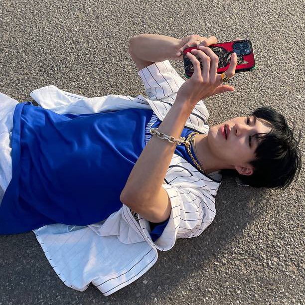 sunsetjeno's tweet image. he’s so boyfriend