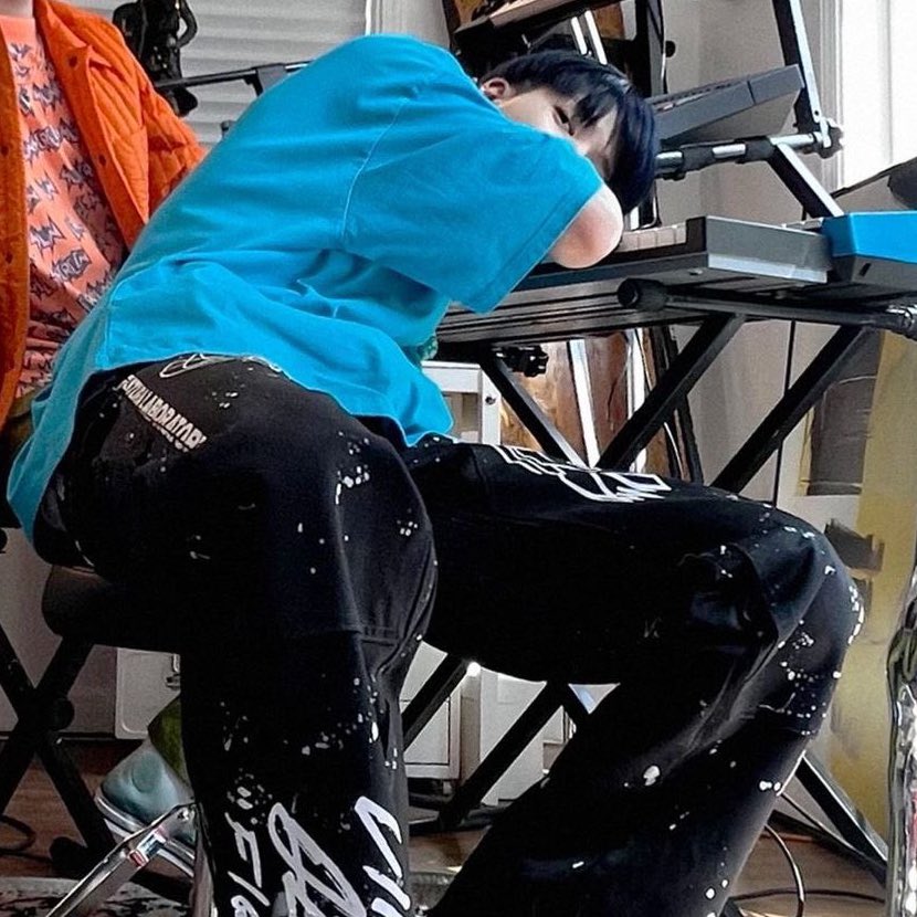 sunsetjeno's tweet image. he’s so boyfriend