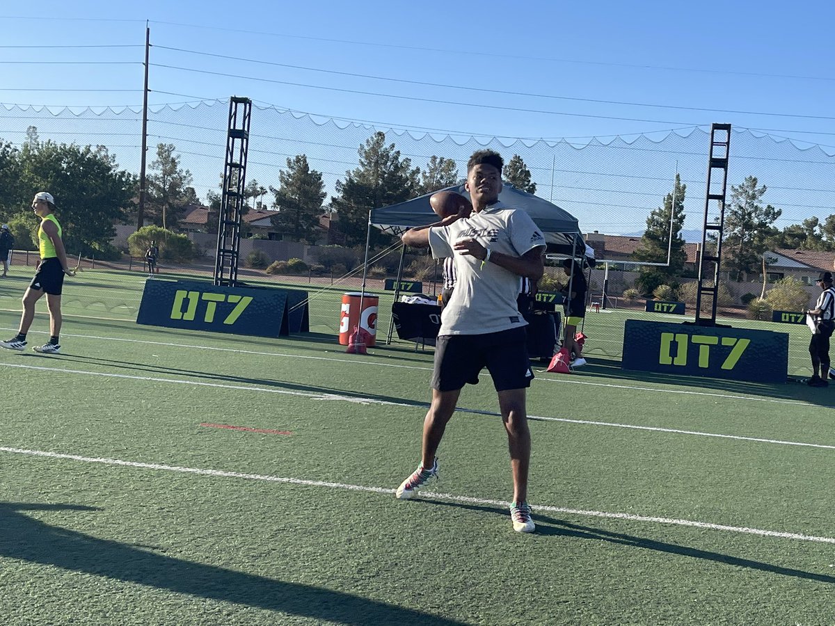 2024 QB Kamari McClellan getting ready to lead @HustleInc7v7 on day two at the @overtime OT7 https://t.co/BdhYcJReBe https://t.co/gY2kWgt0Iy