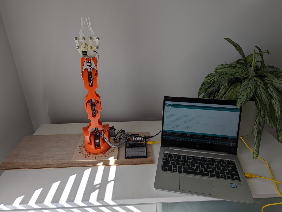 Steef_Reid's tweet photo. Dialling in the robotic arm to explore some automation #arduino #coding #STEMeducation https://t.co/4z0H4mENiW