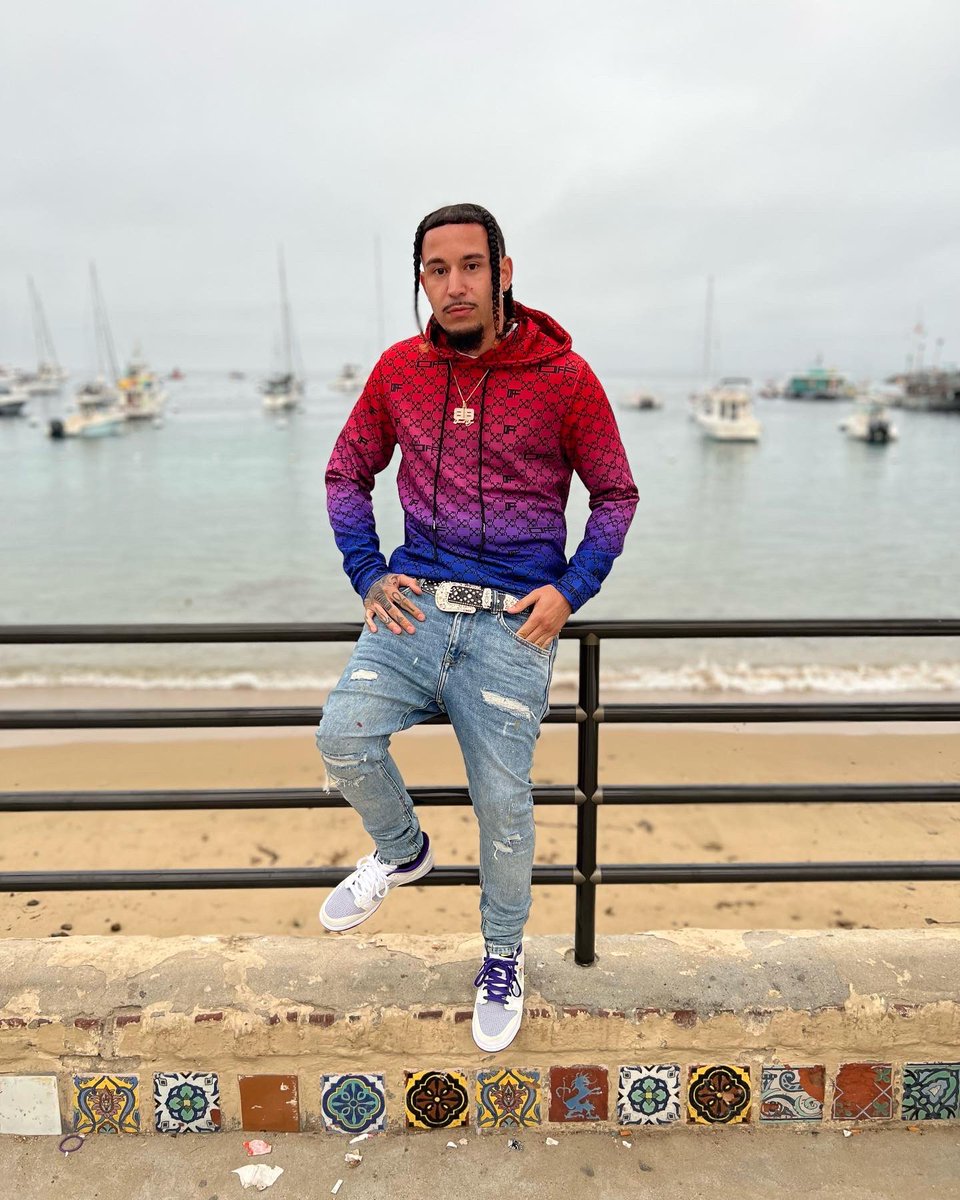 officialmaybacc's tweet photo. O m g what happened to virgil 🧞‍♂️ https://t.co/jNt985SFQy