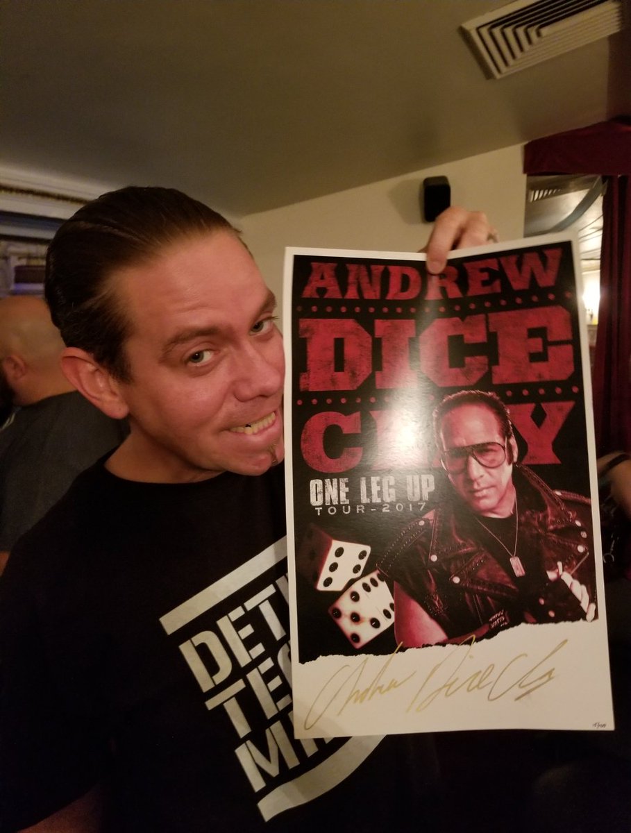 calia1120's tweet photo. @TheRealDiceClay 3rd time seeing you tonight with @bangtech12TN huge fans. Amazing show and tried to find a way to meet you face to face if even for a moment tonight https://t.co/x568g3PQ4Q