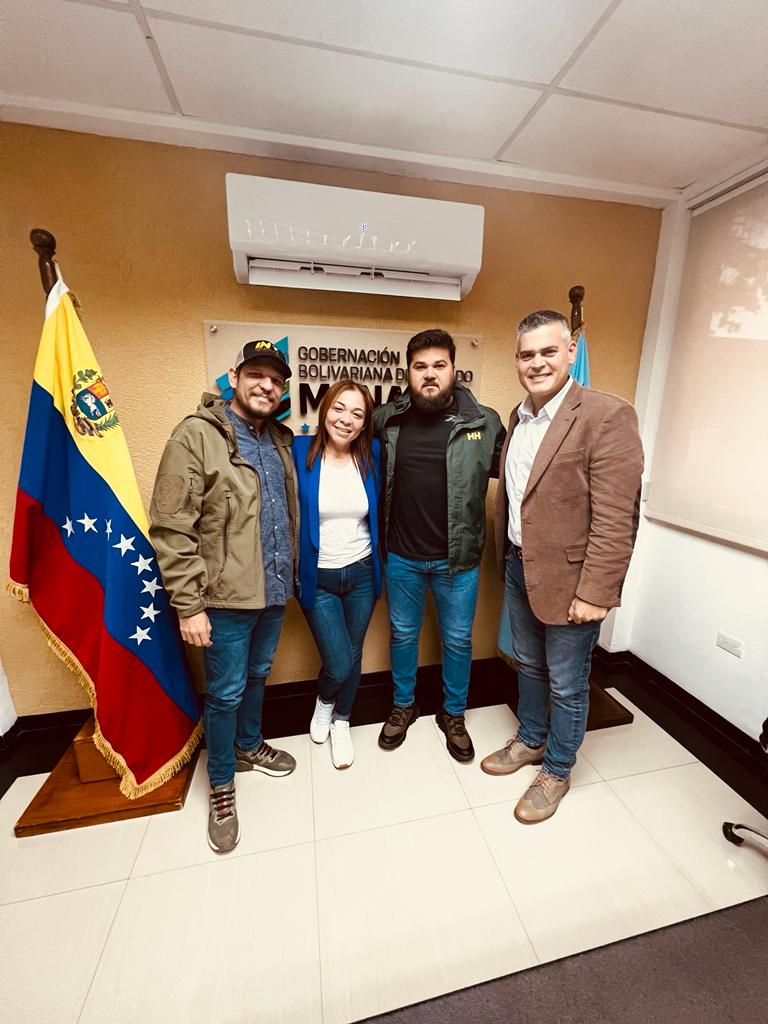 davidjhg's tweet photo. 1/2 Gracias a la invitación de la Fundación Contra el Sicariato Campesino, participamos junto a más de 600 campesinos, el gobernador @ErnestoLunaPsuv, @rmessuti y @MaiteGarciaVen en el debate sobre el impacto de las medidas coercitivas unilaterales impuestas por imperialismo. https://t.co/vXIBTIKkbp