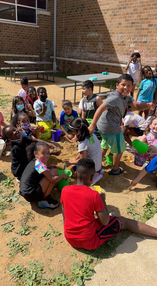 Mason2nd's tweet photo. 2nd Grade Beach Day was a hit with the kids! We did relays, a shell hunt, sand play, water play, bubbles and chalk, and had an outdoor picnic! #triangletigers https://t.co/0uTr7zMdvB