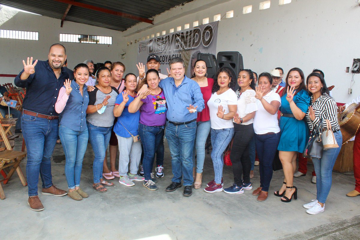 IsmaelBritoM's tweet photo. Me encuentro en Acacoyagua #Chiapas y acá se siente la pasión por la #4T . Nuestro presidente @lopezobrador_ tiene el respaldo y cariño de las y los chiapanecos. https://t.co/mYhhy8yrhB