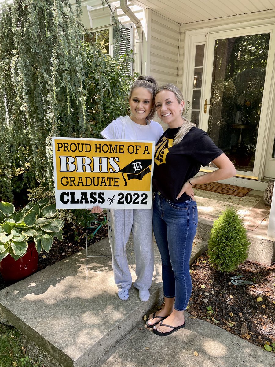 Ms_Miller_Math's tweet image. Such a fun day delivering lawn signs to the Class of 2022!