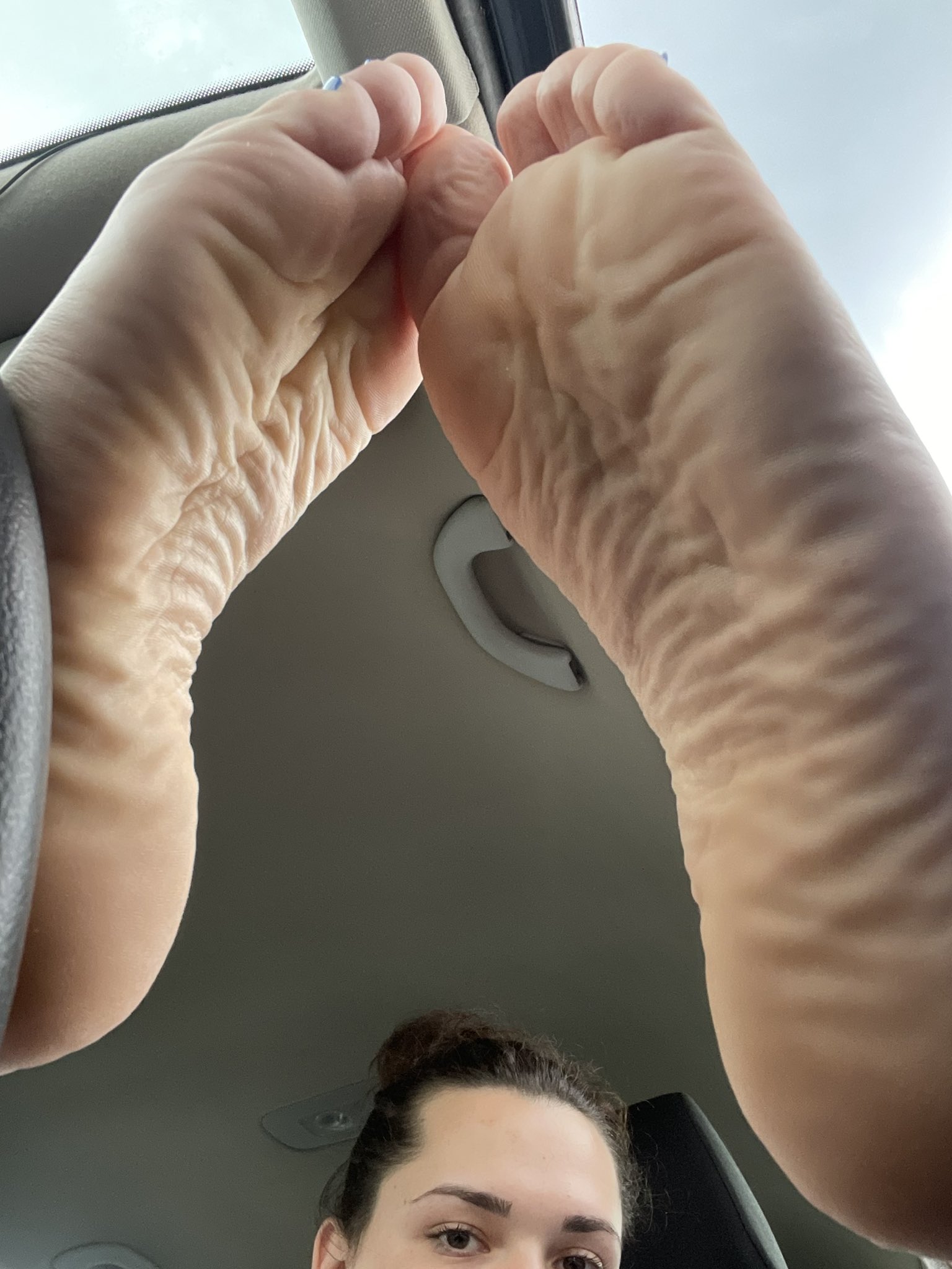 Ms. quick to make him nut $8 OF top 3%😘😏 on X: Heres some beautiful  feet for this beautiful Friday😏 t.cosL0QSXeyms  t.cohMPekglfVS  X