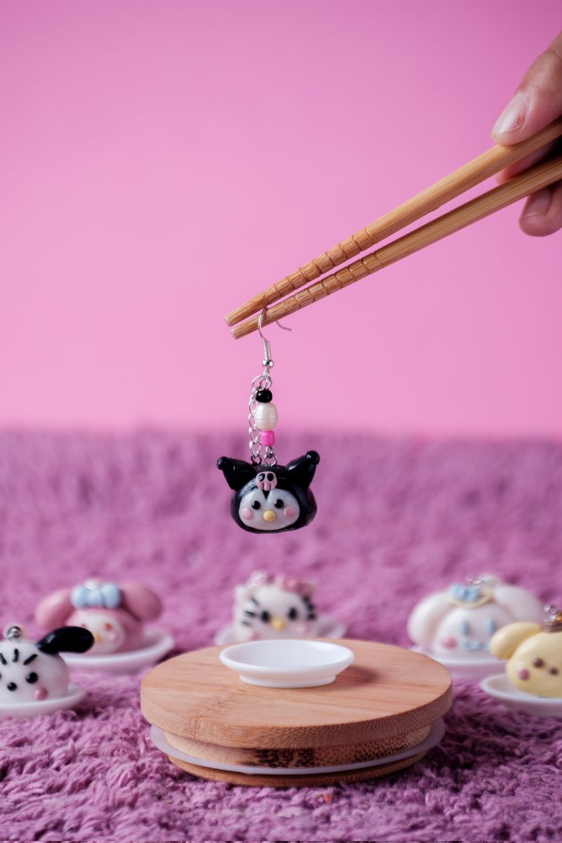 rorylikealion's tweet photo. it's Tiny Treats drop day!! 🍜🥢🍡🍨🍰🥞 

get yourself a treat and score some cute tiny food earrings later at 7 pm on https://t.co/KxEAOIupBA 💗 https://t.co/H0RK5JZcqP