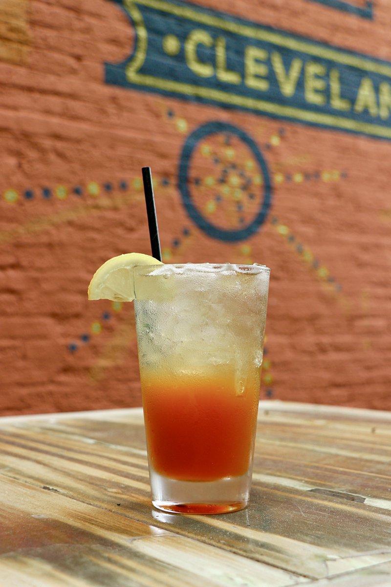 NanoBrewCLE's tweet photo. We heard it’s #worldginday, with that we introduce our Sun Wukong — Gin Arnold Palmer. 🍋 Earl grey infused Hendrick’s gin, lemon, simple, plum bitters, soda.
Brunch from 11am-3pm, see you there. 😎
#nanobrew #nanobrewcle #happyincle https://t.co/S3a9AglzAh