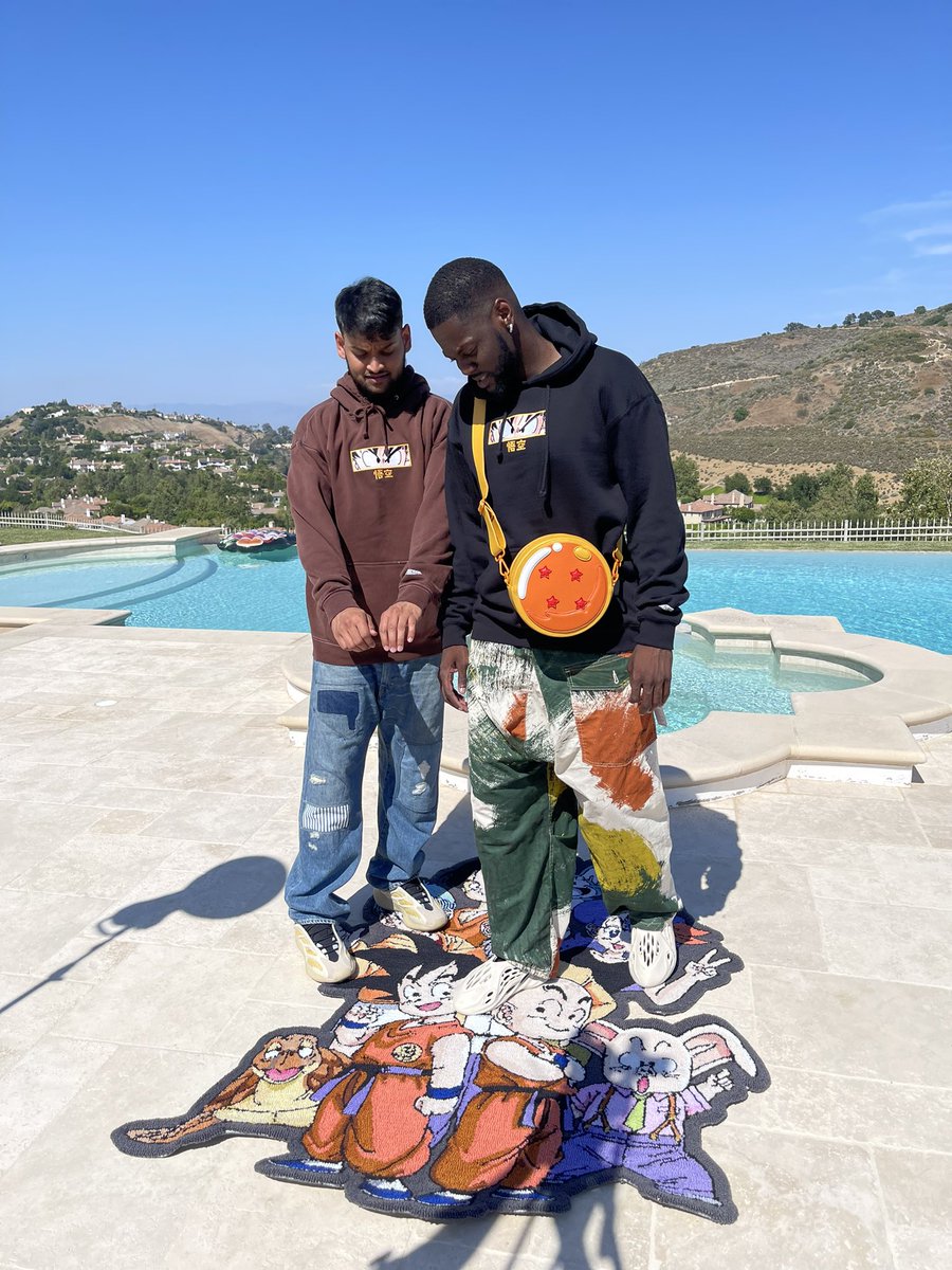 SupremeDreams_1's tweet photo. BTS with Dragonball and hypland 🐉 https://t.co/bsyqM7UvlO