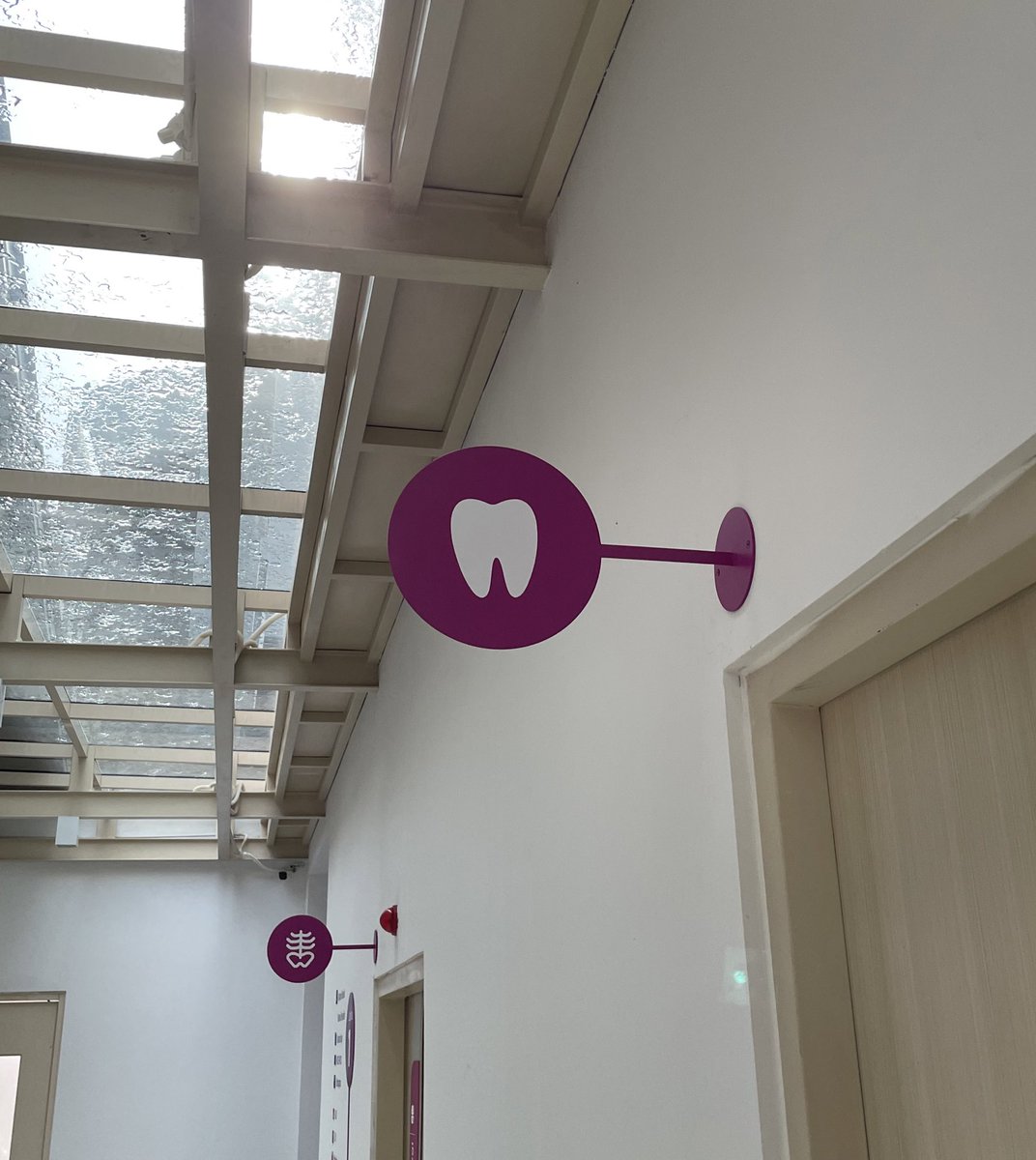 arieare's tweet photo. This hospital got the most cohesive iconography system that I’ve ever seen https://t.co/P2kQq8Isla