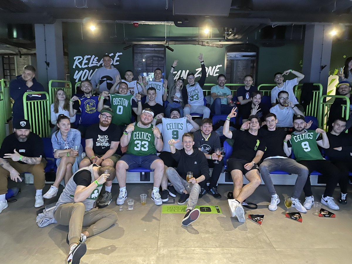 realmikekicks's tweet photo. Nie śpimy… OGLĄDAMY!!! 🏀🏆☘️⚡️

#NBAFinals #nbapl #AllAbout18 #CelticPride #CelticsvsWarriors #zarywamynoc https://t.co/3RRe5laULj