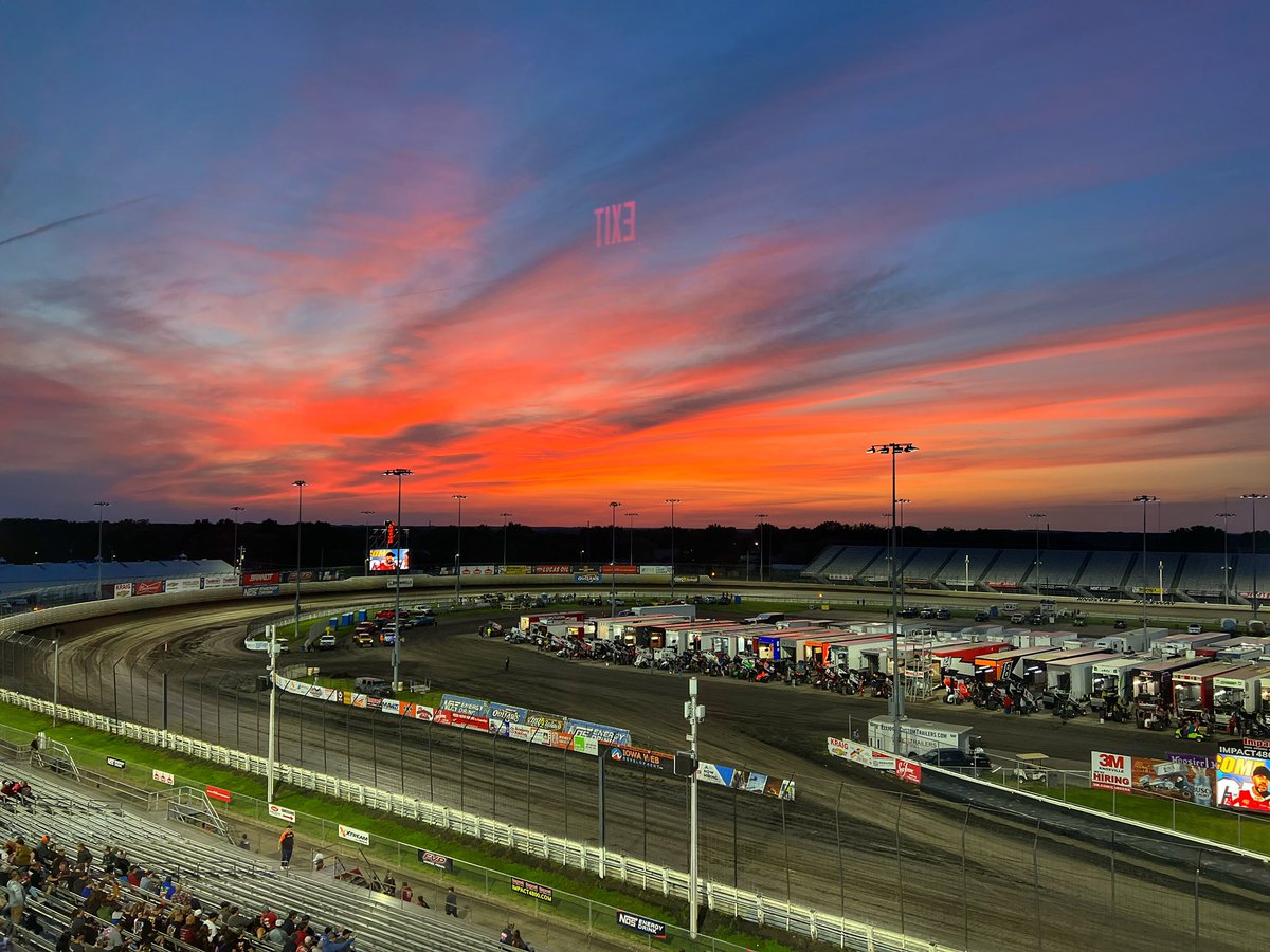 Knoxville Raceway tweet media