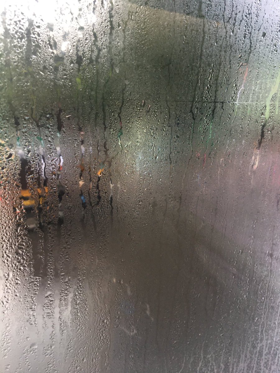 Varun_M615's tweet photo. Rainy days ๐ง can be gloomy, but they can also bring out our childlike wonder.
#rain #MumbaiRains #RainReflection #Monsoon2022 #Mumbai #Weathercloud https://t.co/HRmJyHEVTE