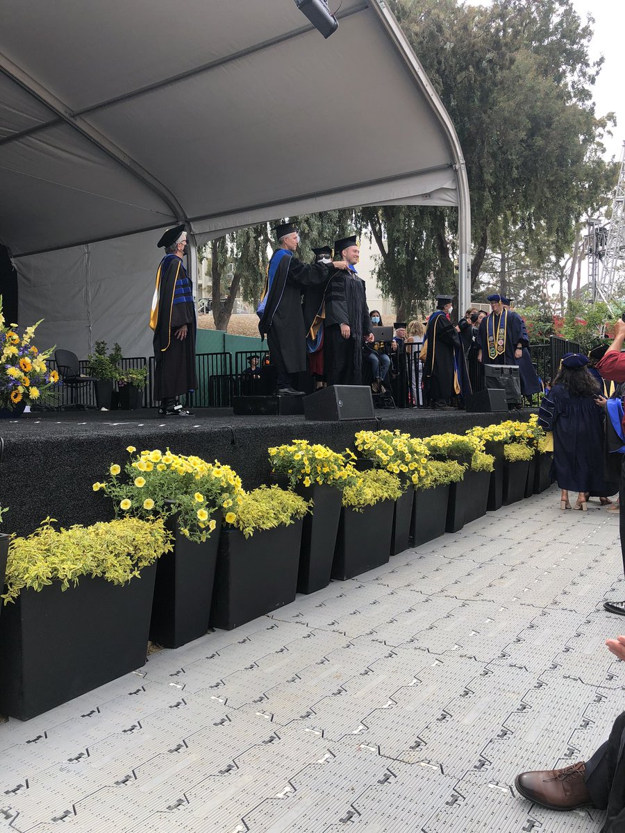 Congrats to even more @UCSBChE grads at the PhD hooding today!
