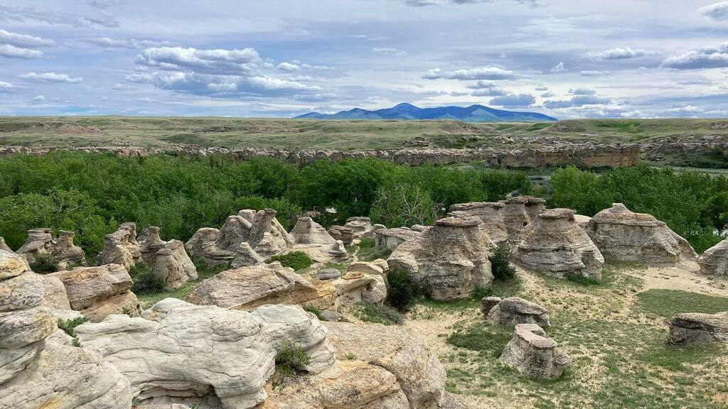 JeffBoulton's tweet photo. This is truly a beautiful and spiritual place.
#Hoodoos #WritingOnStone #WritingOnStoneProvincialPark https://t.co/LRCwxJQ64A https://t.co/ZRhKyo78Va
