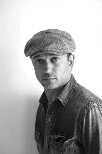 Happy birthday Vincent Perez. My favorite films with Perez are La reine Margot and Beyond the clouds. 