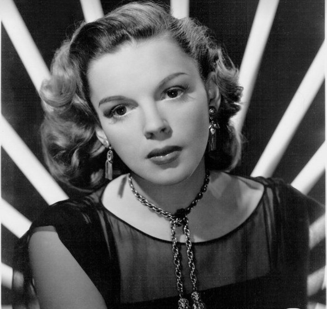 LJT77's tweet photo. ICON #JudyGarland100 https://t.co/mGoZXNqTiL
