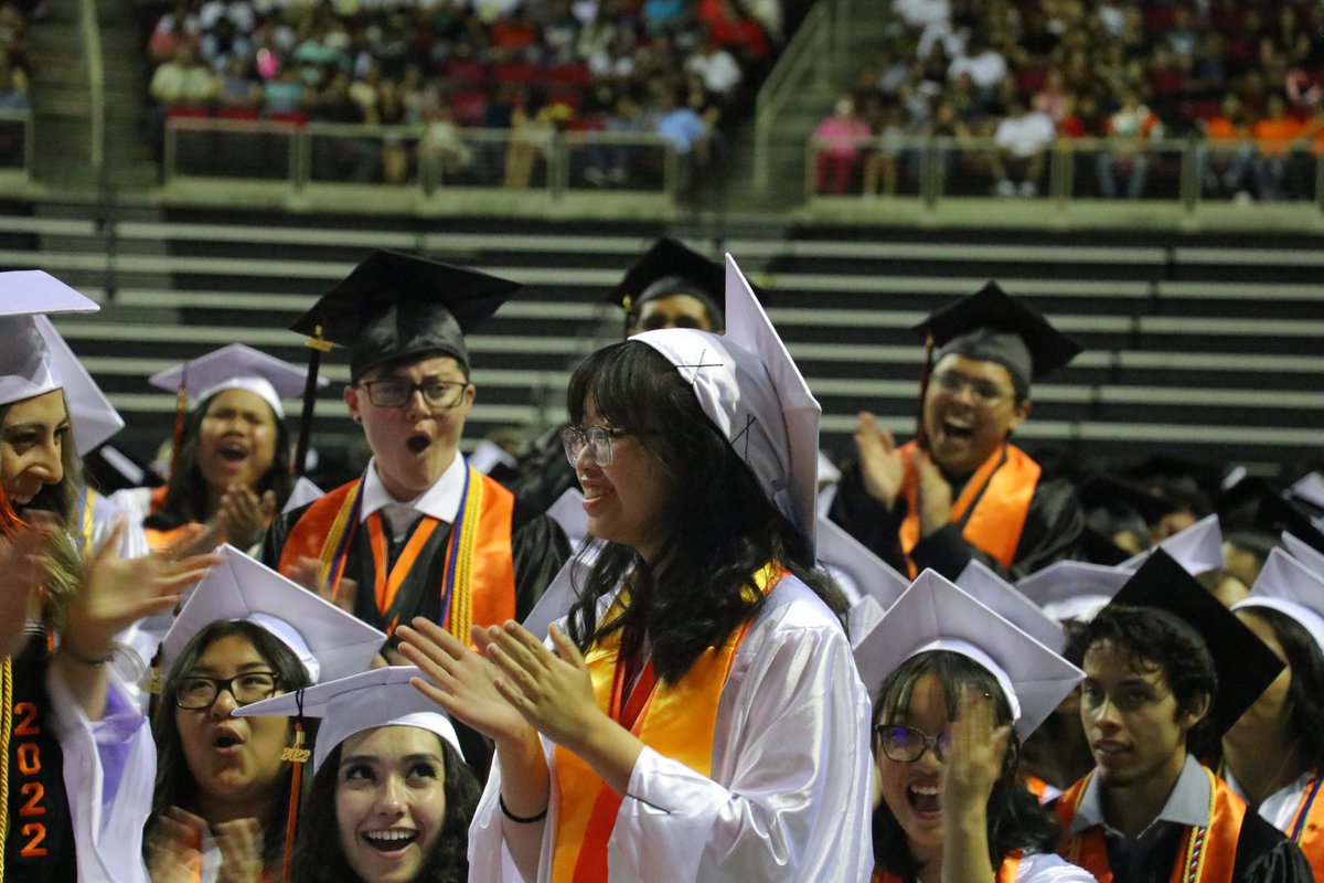 CentralUSD's tweet photo. Central Unified School District congratulates the Central East High School class of 2022! Way to go grizzlies!   

#WeAreCentralUnified #Classof2022 https://t.co/MhuT89rsVN