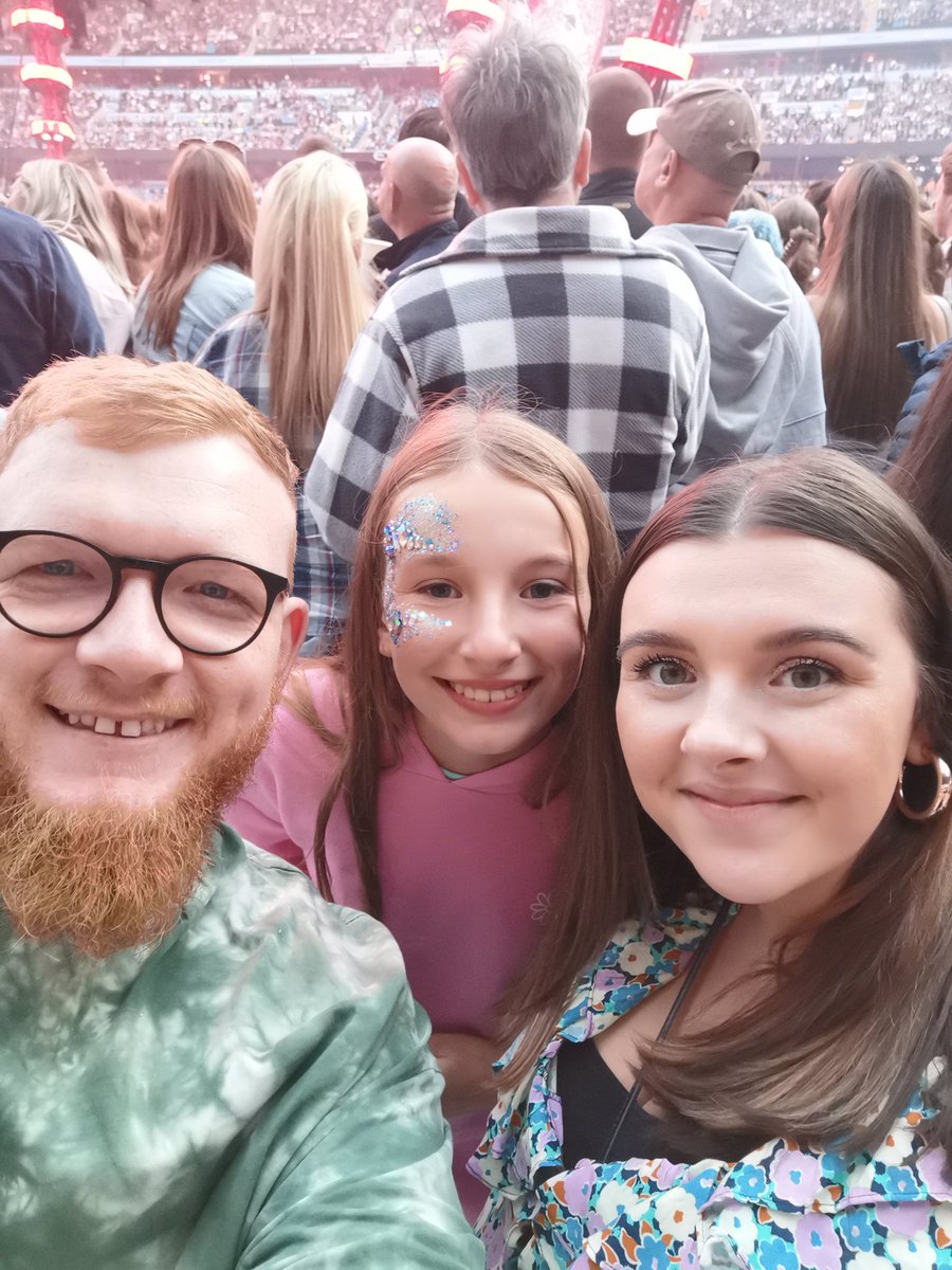 KigginsScott's tweet photo. Loved Ed with these two...... And Lisa https://t.co/t4txyJor2s