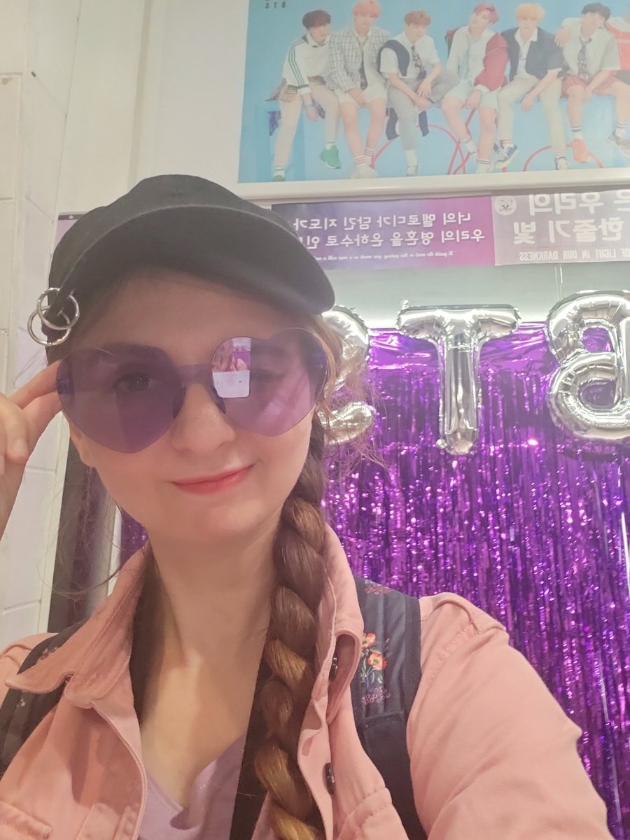 yuliphoria's tweet photo. Thank you so much for organising this lovely event!! @hmvBirmingham
#HMVBIRMINGHAM
#HMVBTSPROOF https://t.co/sjEUVXU1QI