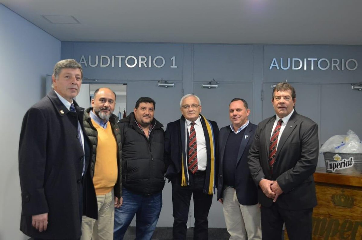 URTrugby's tweet photo. PRESENTARON EN SALTA EL PARTIDO ENTRE NARANJAS Y MAYUATOS
Se lanzó oficialmente el partido que disputarán los seleccionados de Salta y Tucumán, por la “Copa Martín Miguel de Guemes”.  @PRENSAURS 
La nota en la pagin a web de la URT:

https://t.co/eMdTLbxwwM https://t.co/JsWBk6ffd0