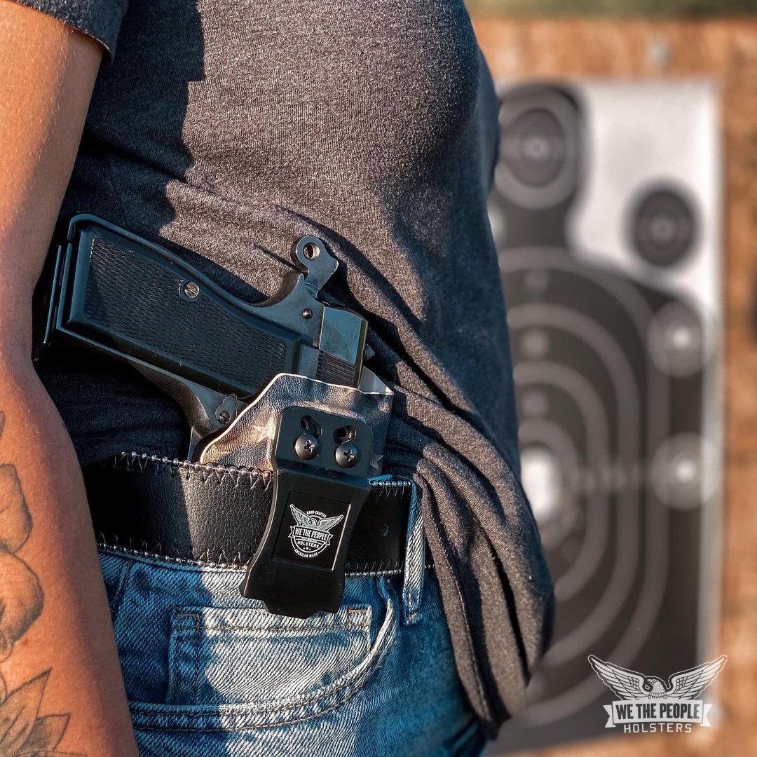 Cocked and locked 🐓

#wethepeopleholsters #gunholster #ccw #everydaycarry #holster #womenwhocarry #womenwhoshoot #concealcarry