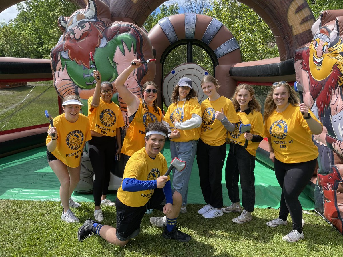 RVeeTee's tweet photo. The Hoyas Amazing Race was beyond AMAZING today for our @HuntsvilleHS students. So proud of our #HoyaLeadershipCouncil and our passionate participants! Shout out to Little Place By The Lights, @algonquinoutfit, and @Algonquintheatr for their support! @tldsb #FunWins https://t.co/zdfppI2LkY