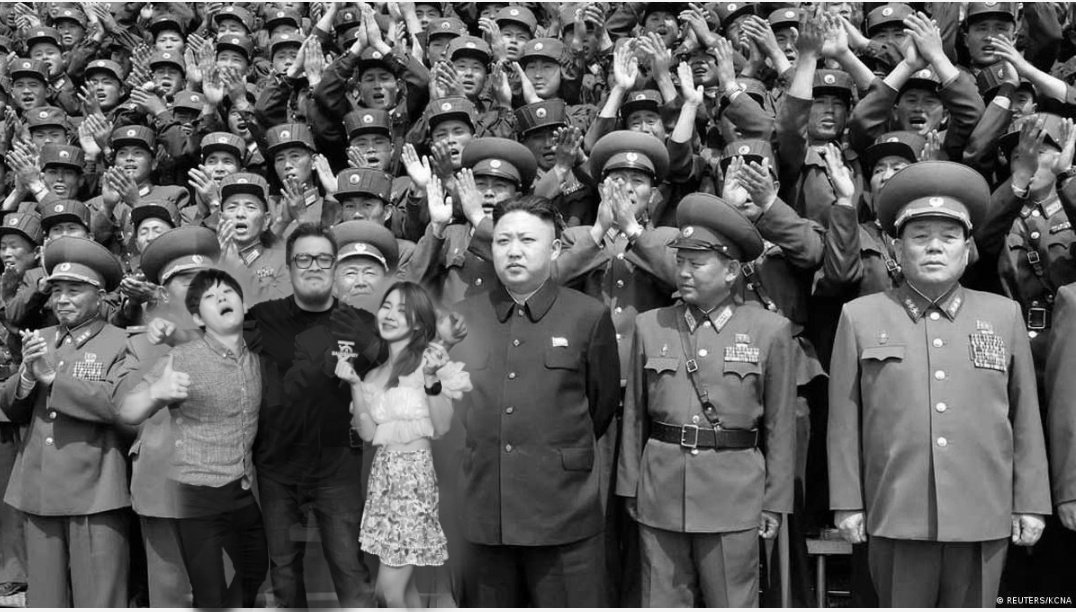 SrAvendano's tweet photo. @franco_esca @chingu_amiga Recuerdo de Corea del Norte https://t.co/4lkvF9VxOw