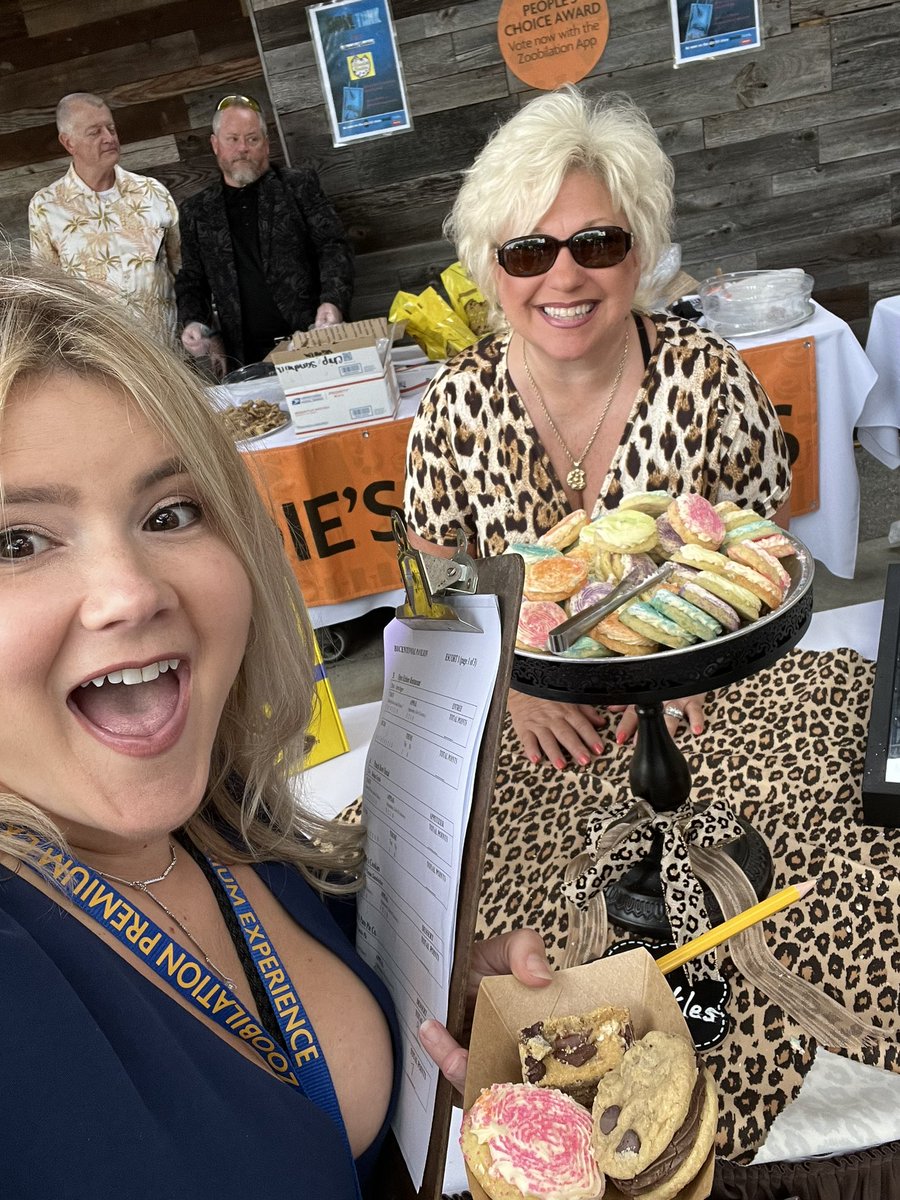 HelperToni's tweet image. You saw her on Shark Tank and after eating her cookies TAKE MY MONEY @BlondiesCookies!! @IndyZoob